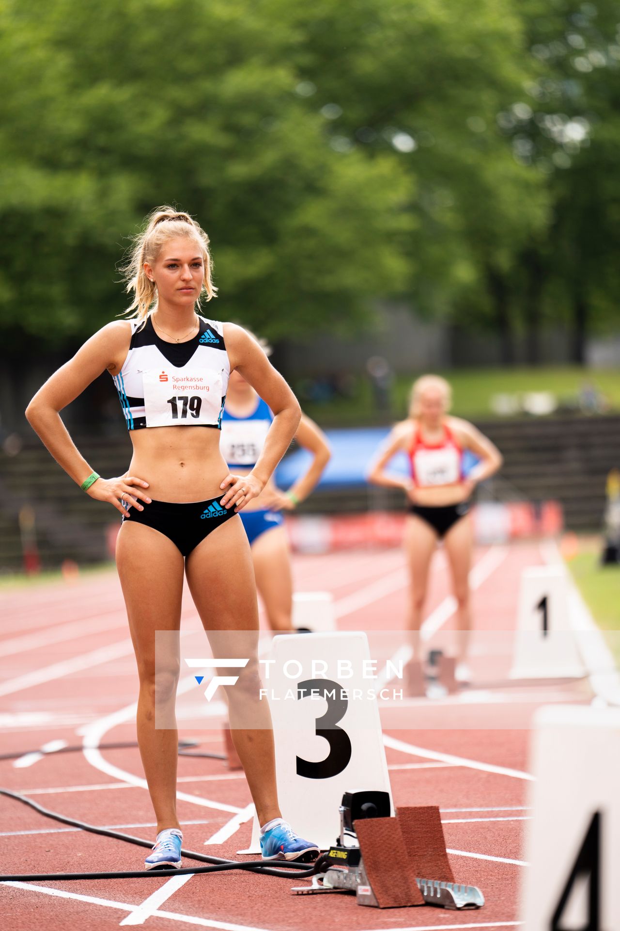 Luna Thiel (VfL Eintracht Hannover) ueber 400m am 04.06.2022 waehrend der Sparkassen Gala in Regensburg